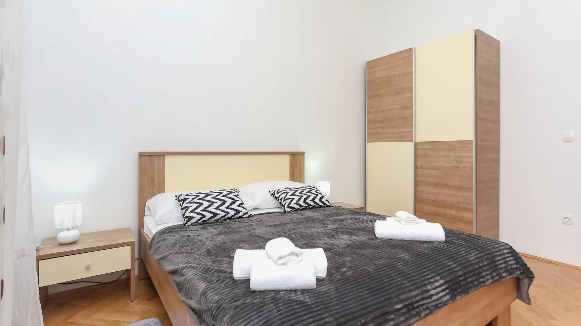 Sunny Elegant Apartments In Trogir